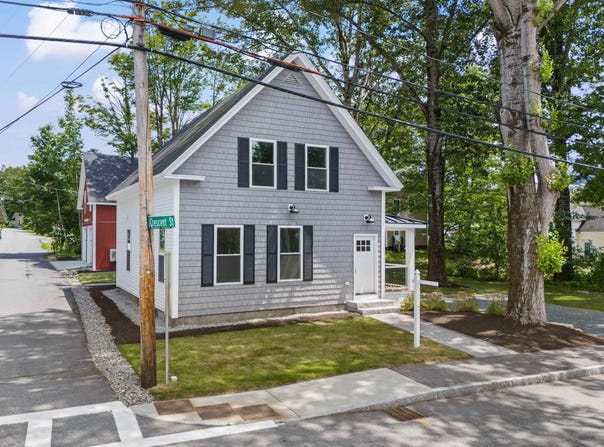 40 Rush Road, Henniker, NH 03242