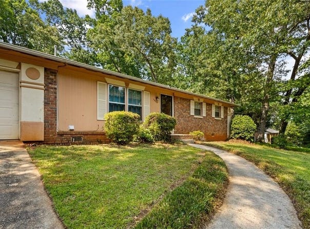 1594 PINE GLEN Circle, Decatur, GA 30035
