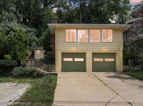 1558/1560 W Jones Drive SW, Ann Arbor, MI 48105