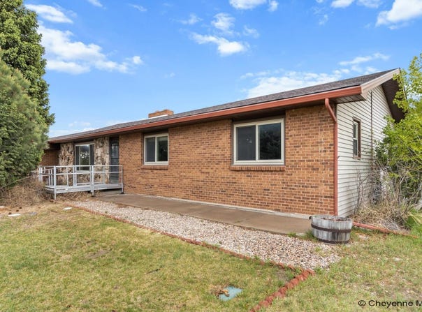9001 RED FOX RD, Cheyenne, WY 82009