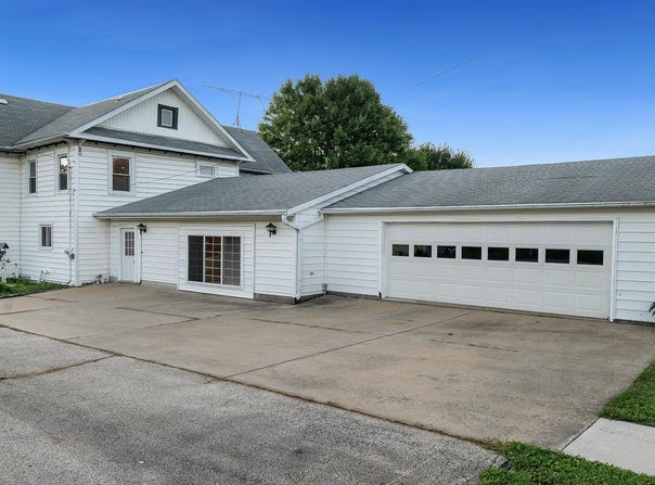 303 N Stanton, DAVIS, IL 61019