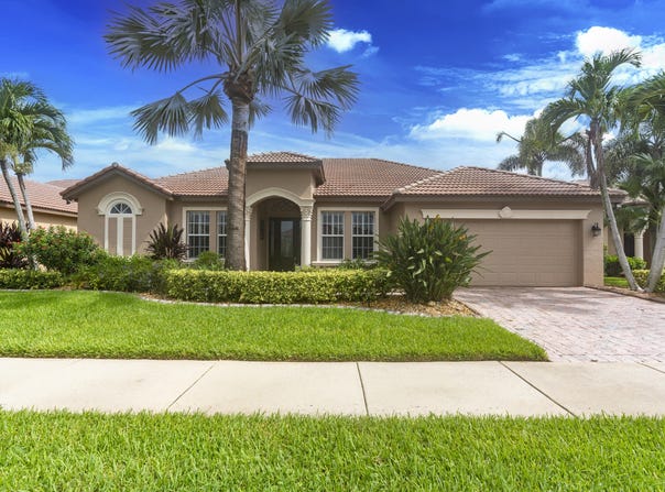 918 SW Grand Reserves Boulevard, Port Saint Lucie, FL 34986
