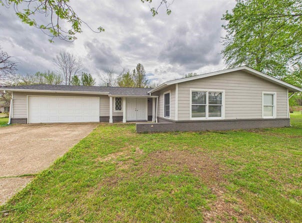 401 BOMBER BOULEVARD, Mountain Home, AR 72653
