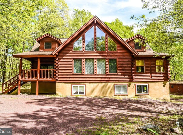 194 THORNBERRY LANE, BLAKESLEE, PA 18610