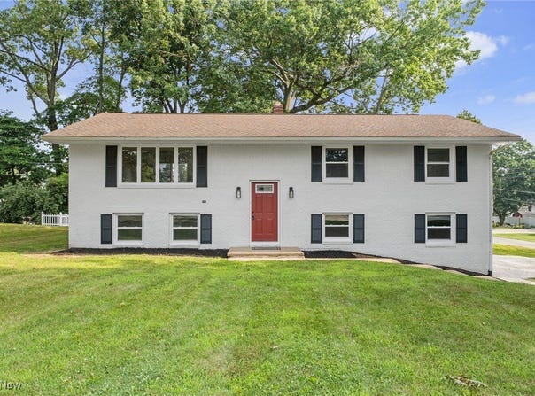3156 Sheila Street NW, Massillon, OH 44646