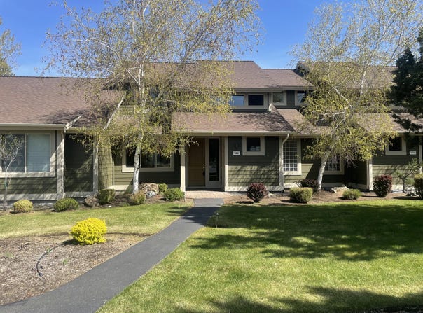 608 Sage Country Court, Redmond, OR 97756