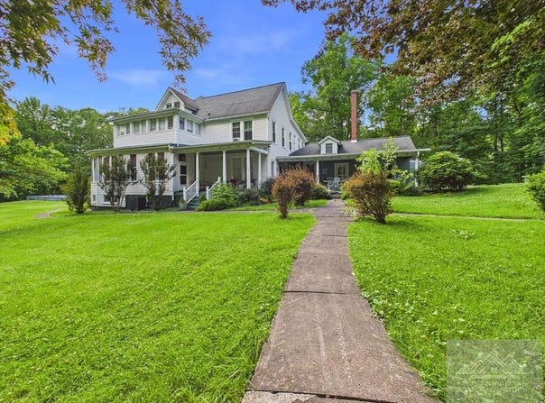 114 Papaya, SWITCHBACK, WV 24861