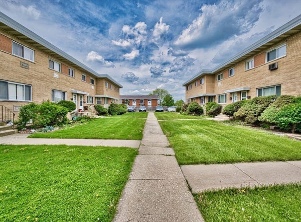 9666 Lois Drive, Des Plaines, IL 60016