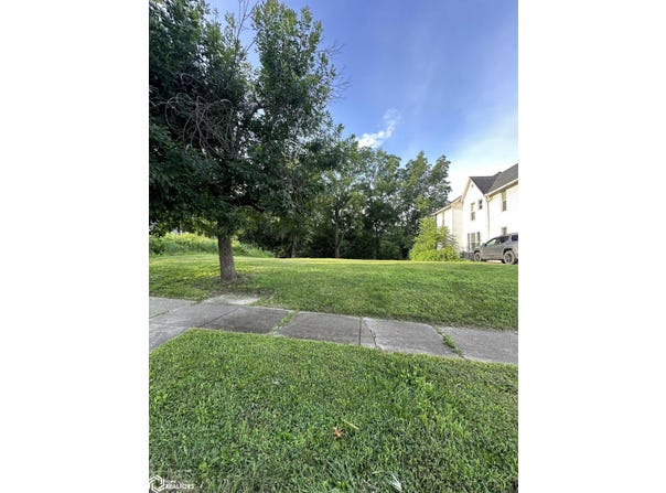 210 W Woodland Avenue, Ottumwa, IA 52501