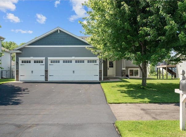 1938 139th Avenue NW, Andover, MN 55304