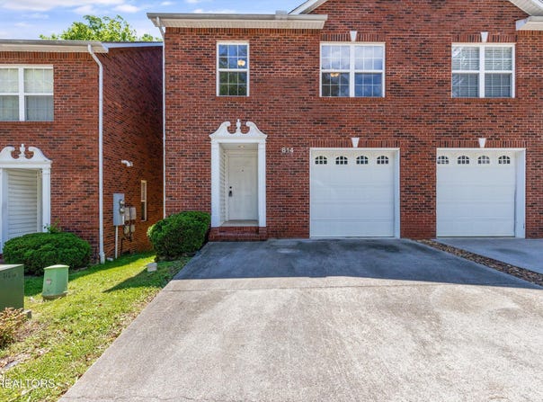 814 Blue Spruce Way, Knoxville, TN 37912
