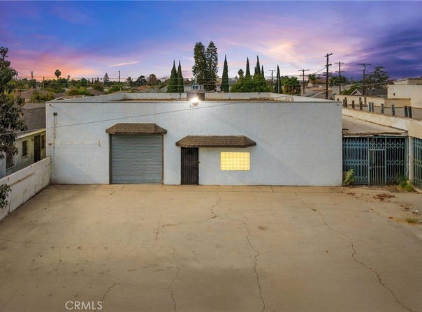 915 N Willowbrook Avenue, Compton, CA 90220
