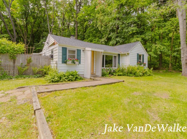 128 Territorial Road E, Battle Creek, MI 49015