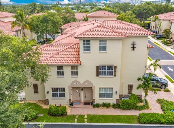 115 S Longport Circle, Delray Beach, FL 33444
