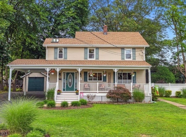 8 Katherine St, Denville Twp., NJ 07834-1320