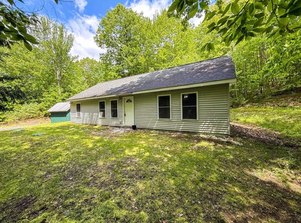 1496 Fairground Road, Bradford, VT 05033