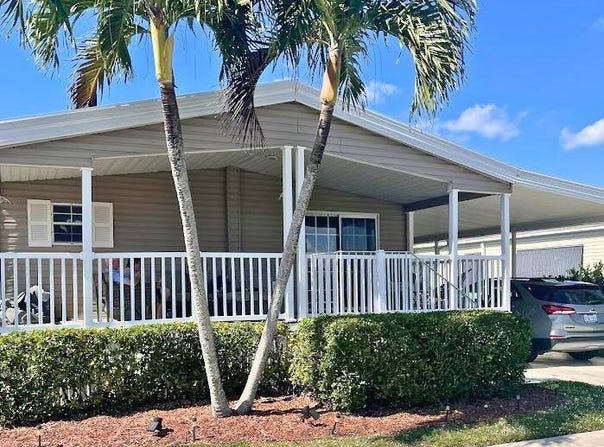 1321 SW 114th Way, Davie, FL 33325