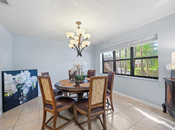 148 WEYBRIDGE Circle, Royal Palm Beach, FL 33411