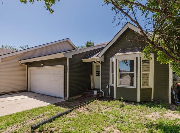 9802 E Boston Cir, Wichita, KS 67207