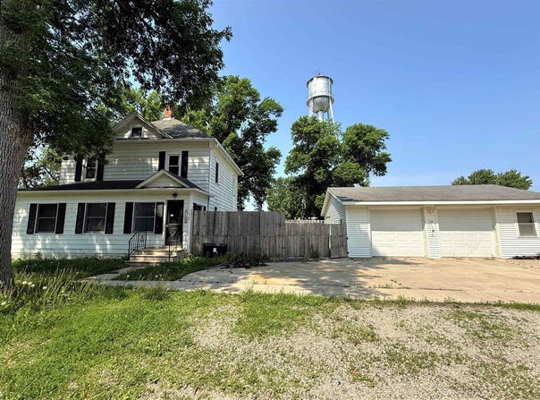 223 Dieckman Street NE, Titonka, IA 50480