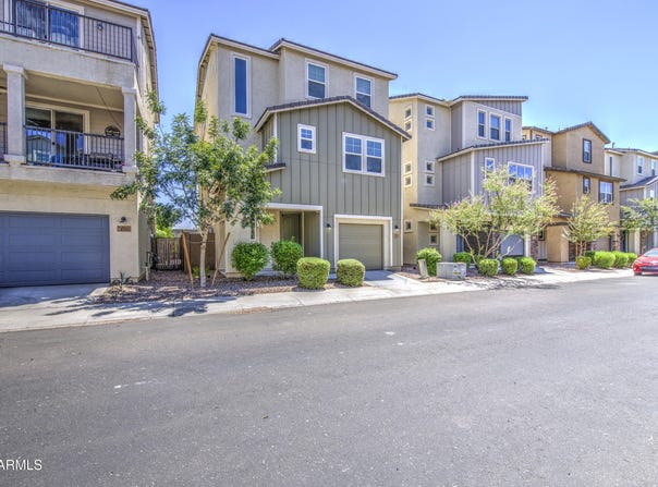 657 W Flintlock Way, Chandler, AZ 85225