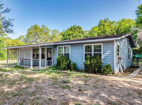 609 Cottonwood ST, Lockhart, TX 78644