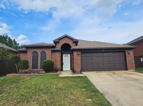 921 Santa Fe Drive, Saginaw, TX 76131
