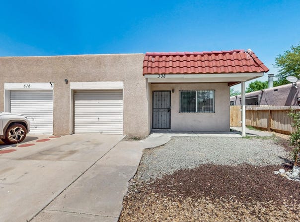 308 GARDEN Avenue SW, Los Lunas, NM 87031