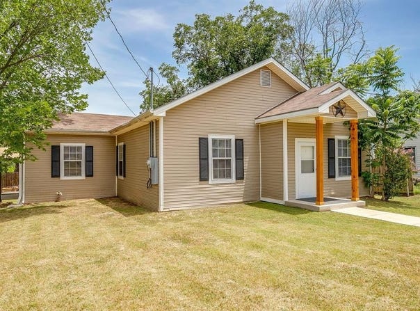 703 SW 5th Avenue, Mineral Wells, TX 76067
