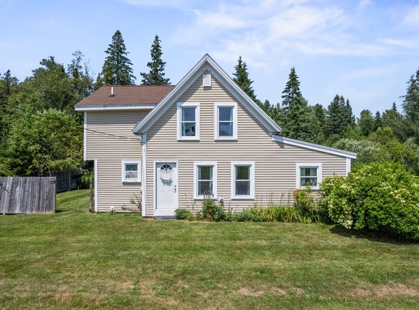 360 Cushing Road, Friendship, ME 04547