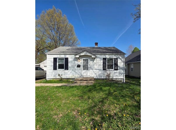 1218 Madison Avenue, Edwardsville, IL 62025
