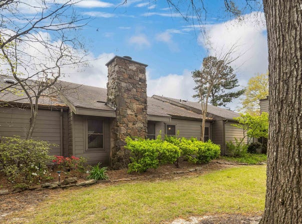 1675 S RAVENHILL Dr, Germantown, TN 38138