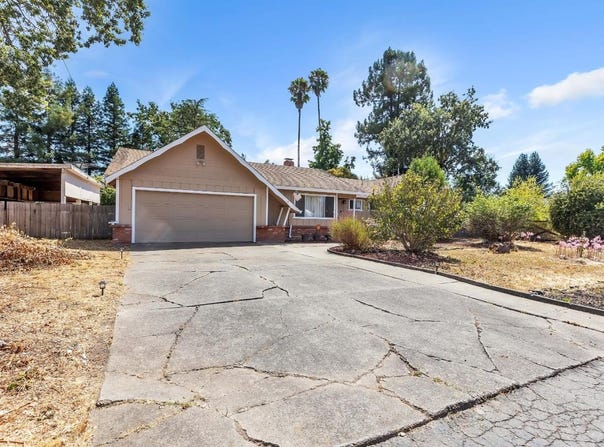 533 Hart LN, SEBASTOPOL, CA 95472