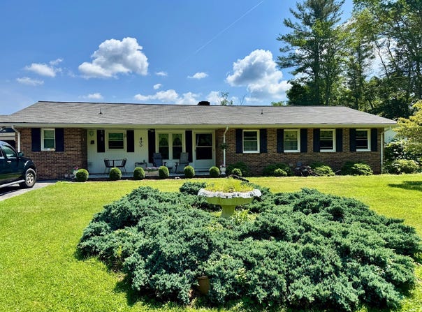 400 Old Cranberry St, Newland, NC 28657