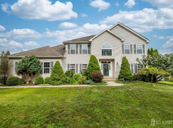 28 Imperial Court, Monroe, NJ 08831