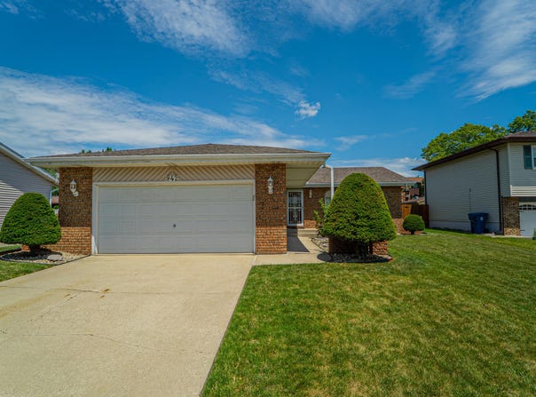 942 High Ridge Drive, Schererville, IN 46375