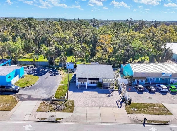 109 TAMIAMI TRAIL S, NOKOMIS, FL 34275