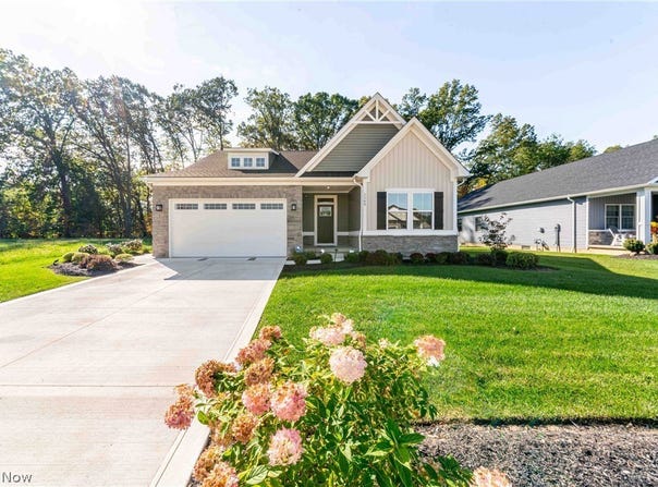 1164 Fox Run, Grafton, OH 44044