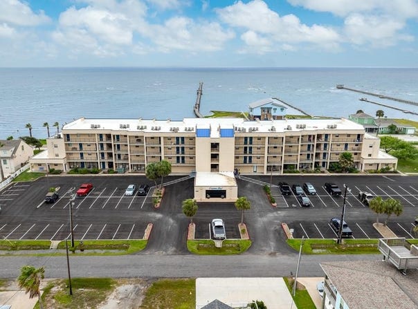 1021 Water, ROCKPORT, TX 78382