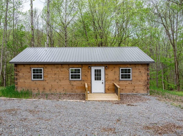 580 Walleye Way, Scottsville, KY 42164
