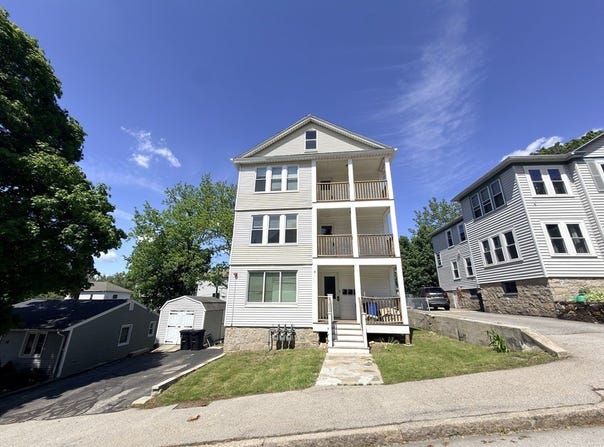4 Glade St, Worcester, MA 01610