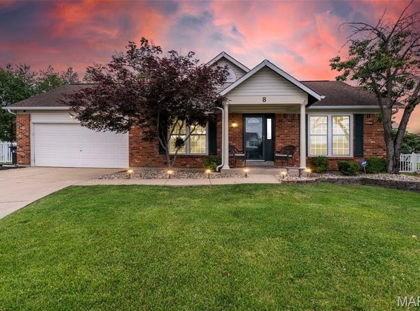 8 Baron Ridge Court, O'Fallon, MO 63366