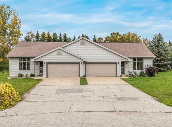 N436 KILSDONK Court, APPLETON, WI 54915-8726