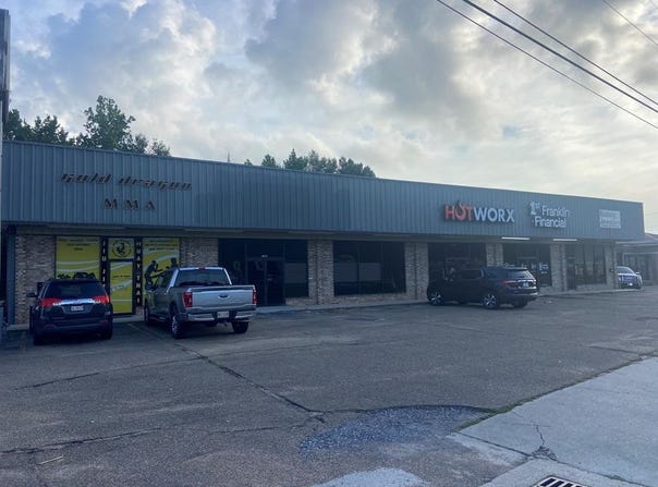 421 D Memorial Blvd, Picayune, MS 39466