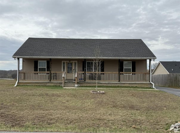 17 Christopher Avenue, Glasgow, KY 42141