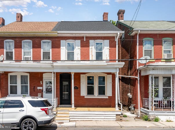 305 GUILFORD STREET, LEBANON, PA 17046
