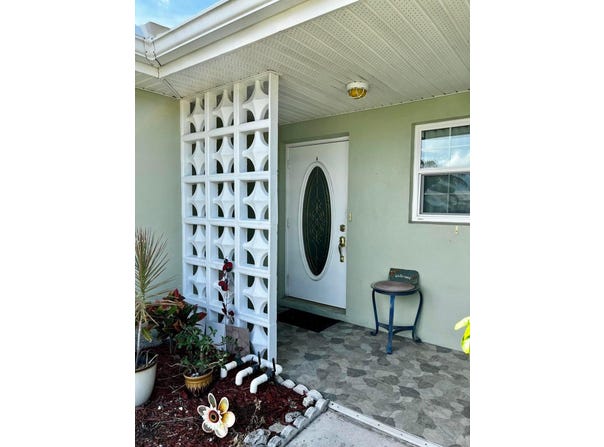 910 Savannas Point Drive, Fort Pierce, FL 34982
