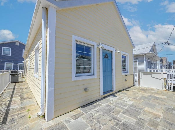 8  Hudson Walk, Breezy Point, NY 11697