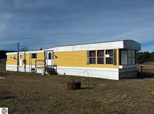 2275 Wetzel Lake Road, Mancelona, MI 49659