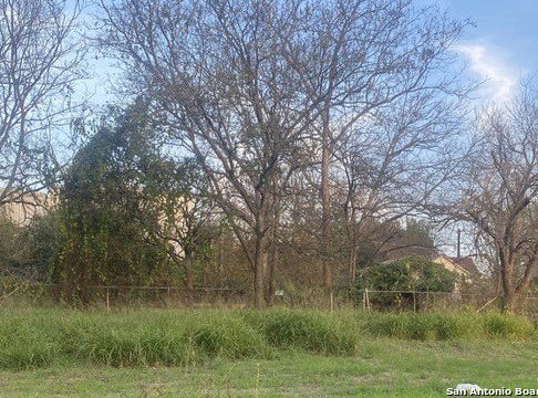 210 Dalton Alley, San Antonio, TX 78202